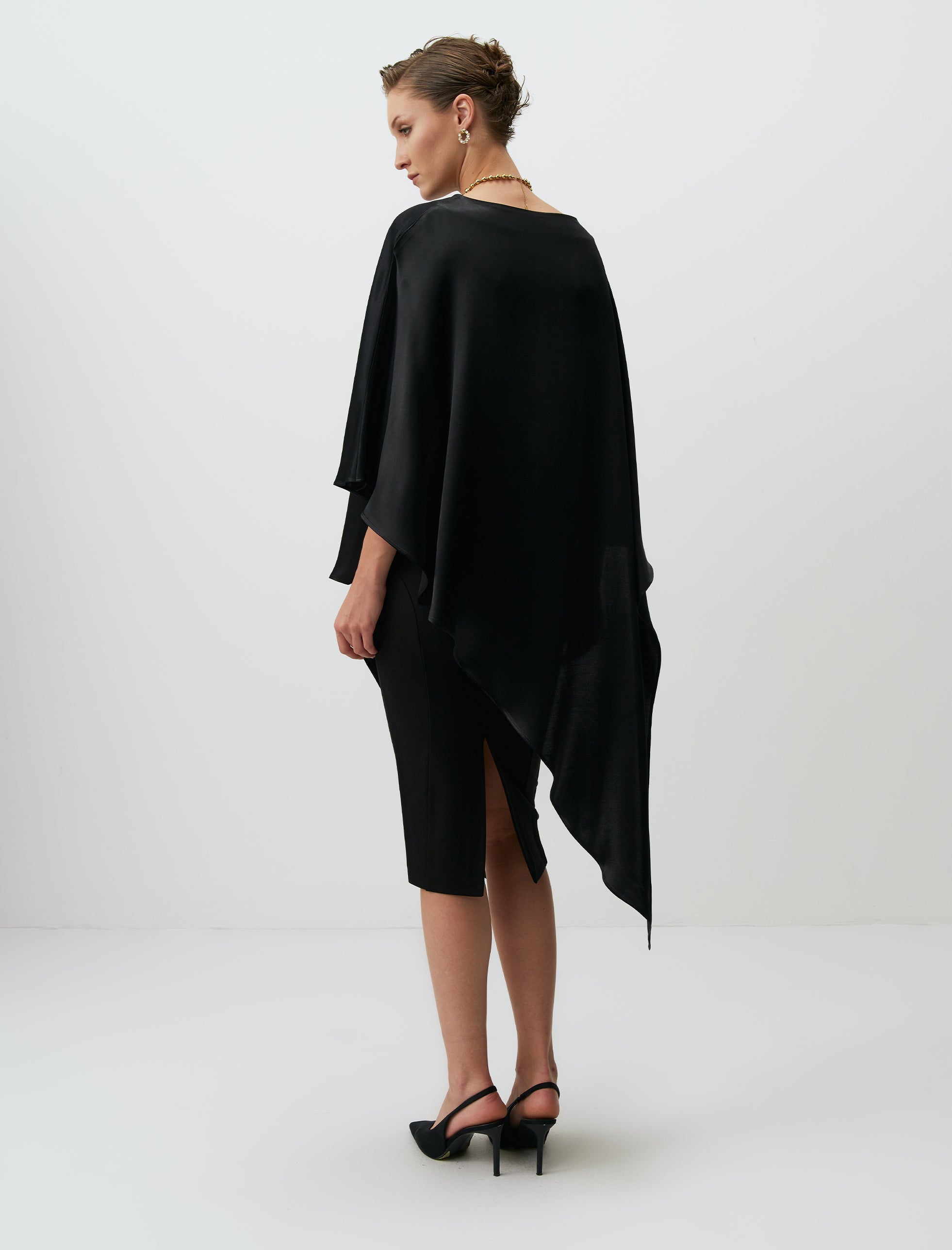 ARCHE CAPE BLACK - ARETE READY TO WEAR